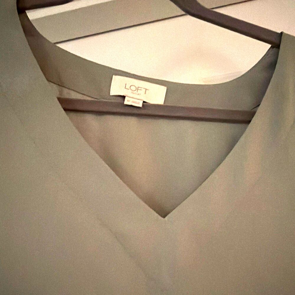 LOFT Womens Sage Green Tie Sleeve V Neck Blouse Size M Office Chic Workwear